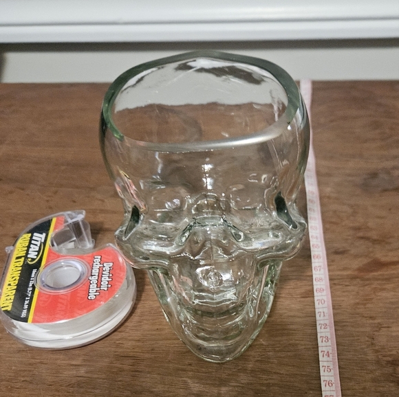 Clear glass skull - Picture 3 of 7
